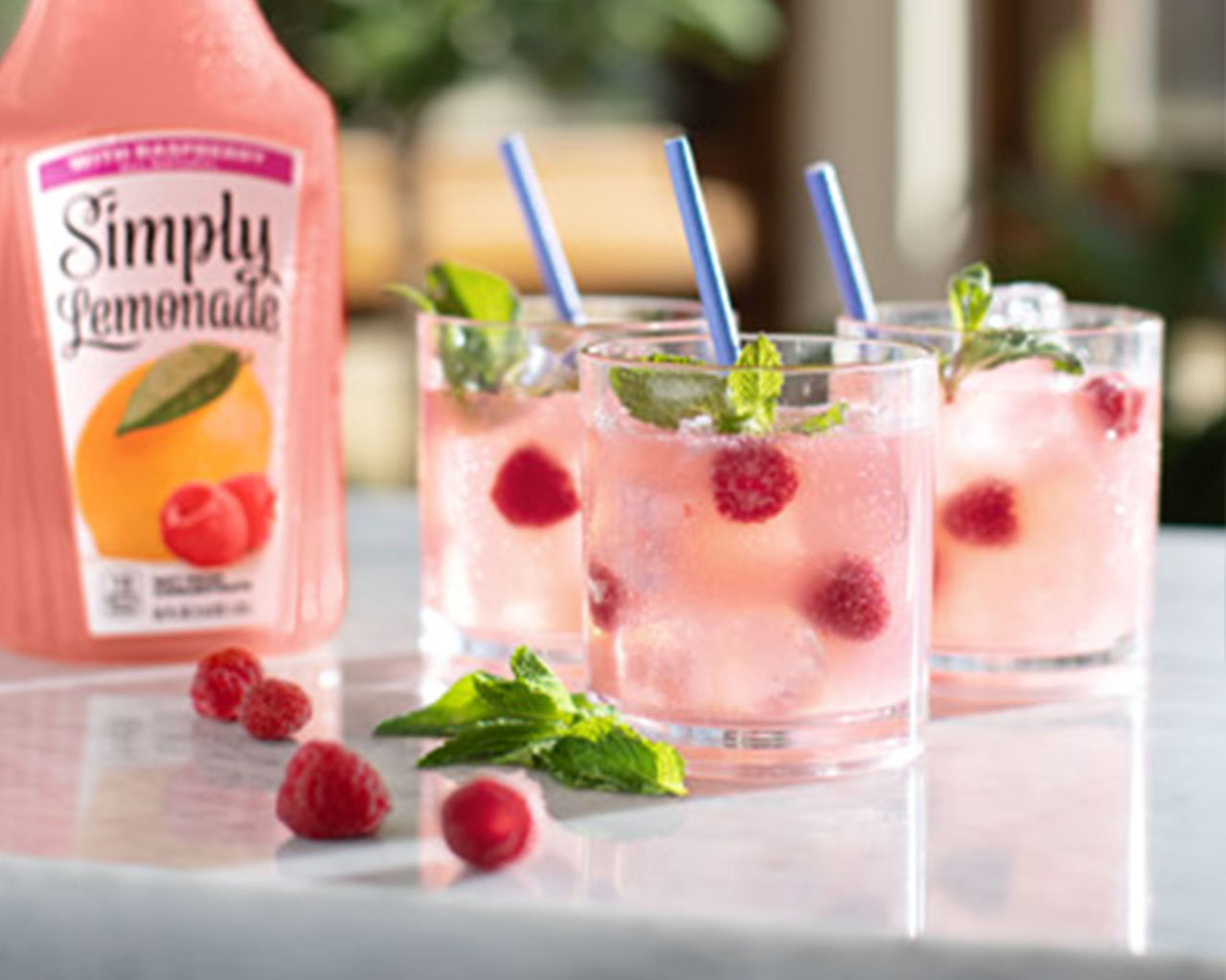 Simply® Lemonade Raspberry Spritzer