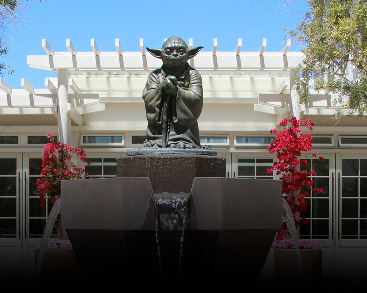 Modelos de Star Wars. Tesoros únicos. Vuelos, hotel y $350 dólares de viaje compartido. $750 dólares. Todo incluido. Aquí es donde empieza la diversión.